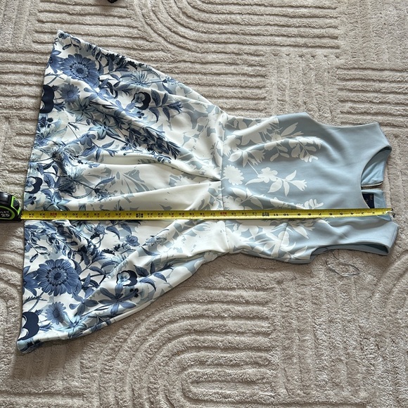 Just...Taylor Blue and White Floral Midi Dress has Pockets! - Picture 10 of 10